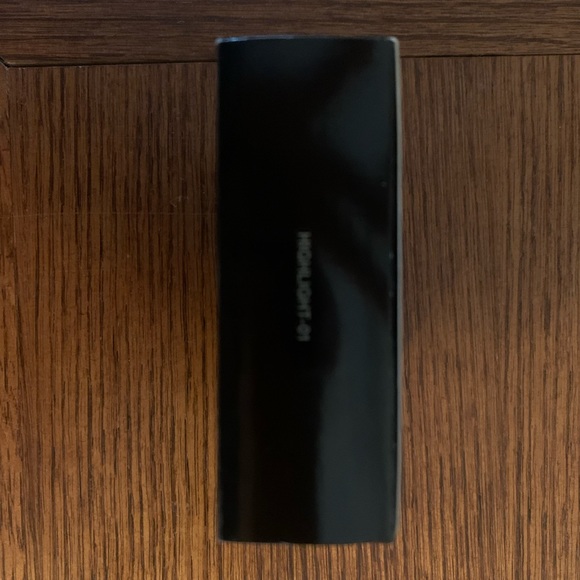 COPY - Laura Mercier Baked Powder - Picture 4 of 4